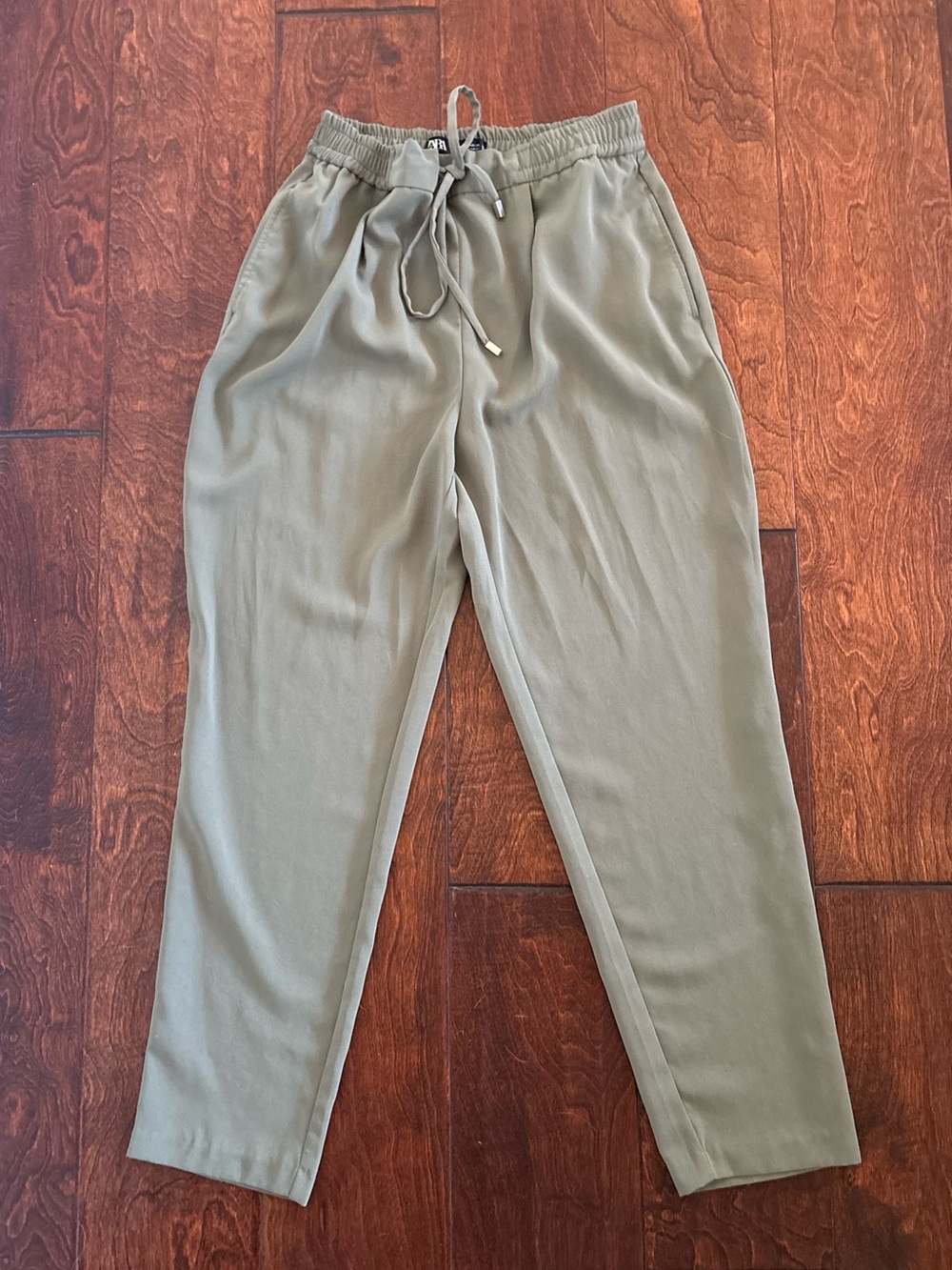 Zara Women’s Drawstring Pants in Olive